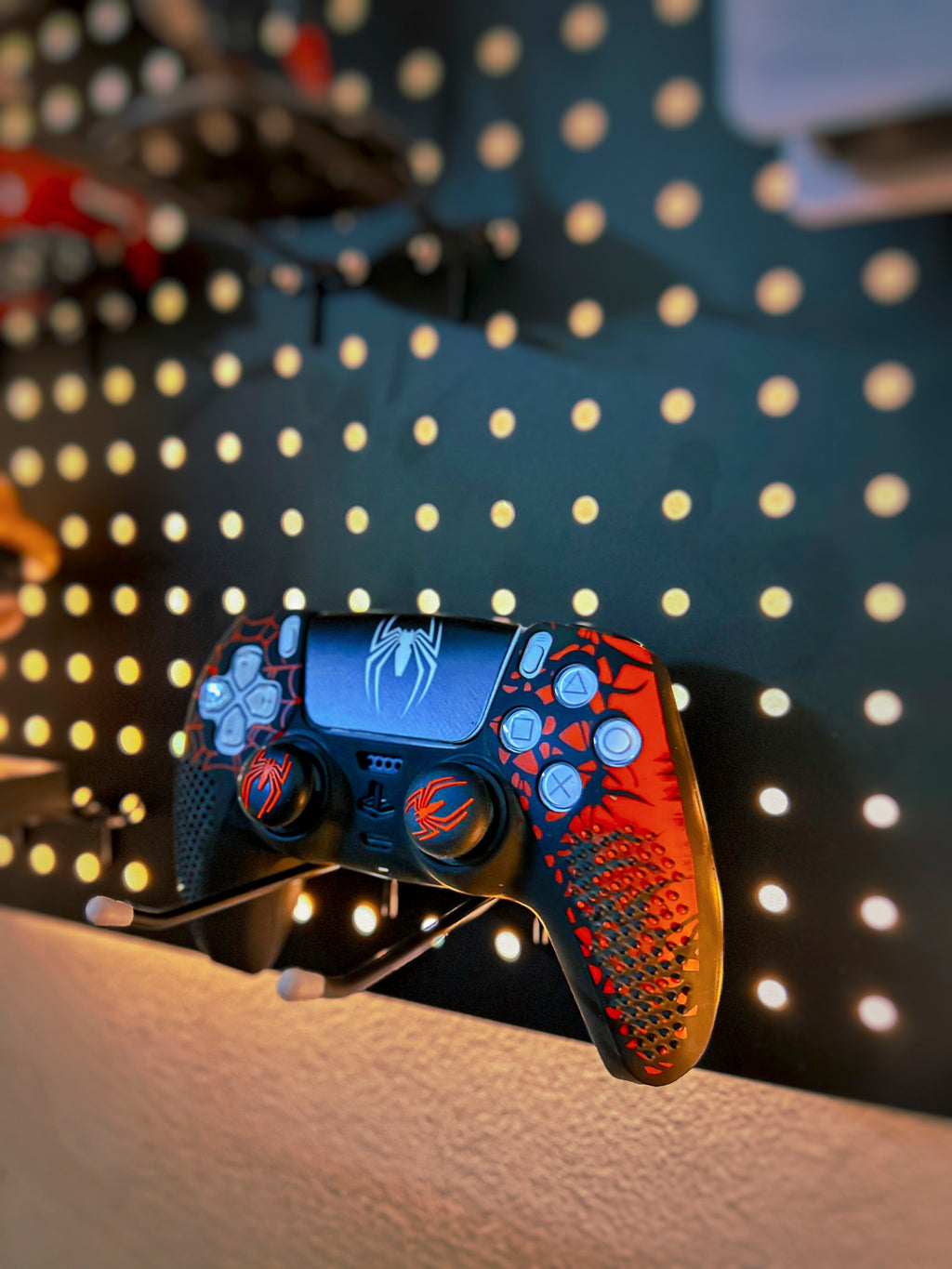 GRIDLOCK GEAR: THE INDUSTRIAL BATTLESTATION PEGBOARD
